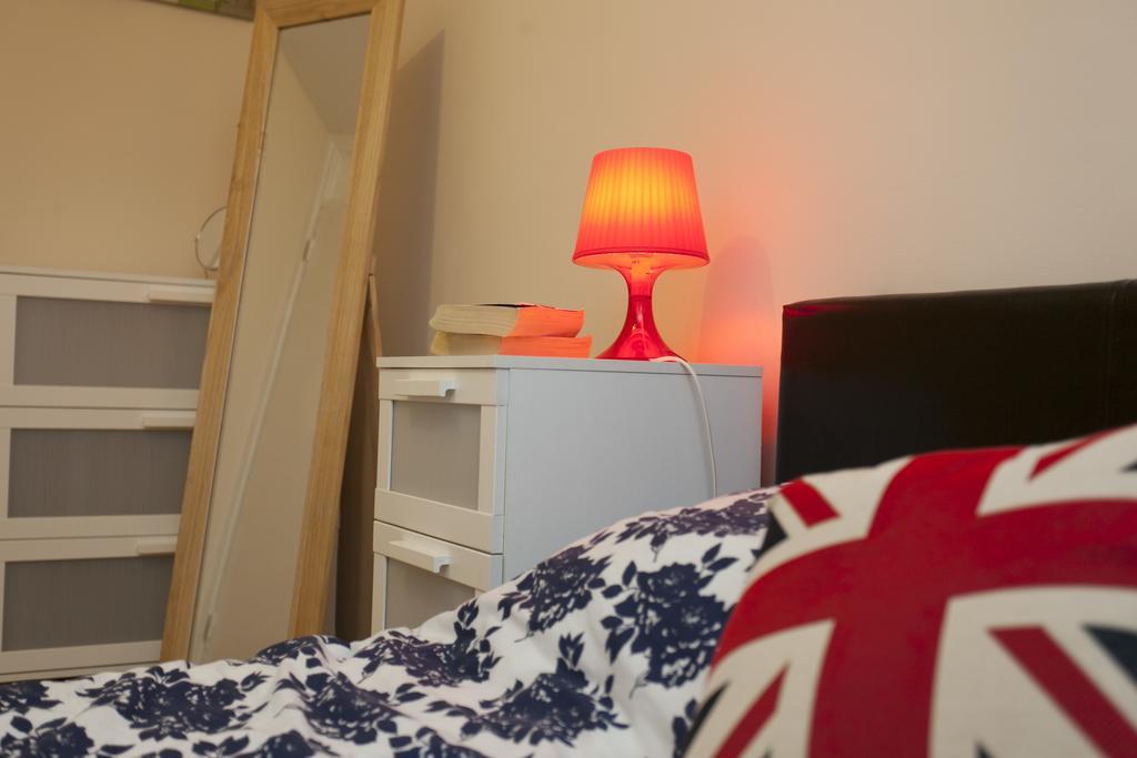 Victoria Centre Apartments In The Victoria Centre Shopping Centre - Nottingham City Centre - 24 Hour Access - Most Central Location, Kitchen - Sunday Check-Out 1Pm - Opposite Hilton By Restaurants & Shops - Outdoor Parking Cars Or Vans Five Pounds A Eksteriør bilde